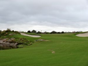Streamsong (Blue) 8th Approach